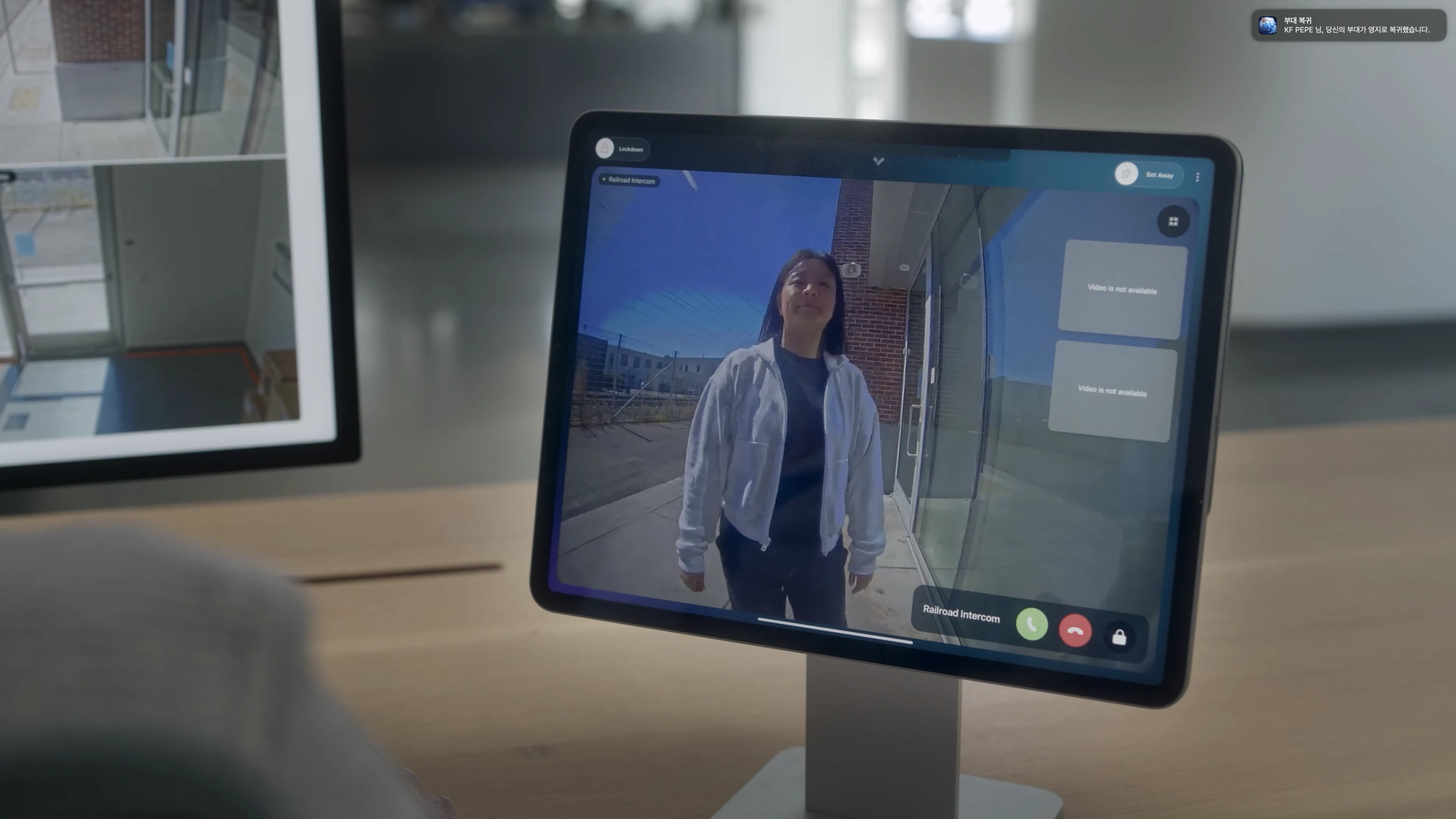 Verkada Desk Station